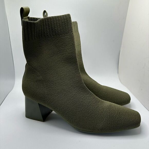 CUSHIONAIRE Women's Stretch boot +Memory Foam 8.5 WIDE OLIVE - Picture 1 of 7